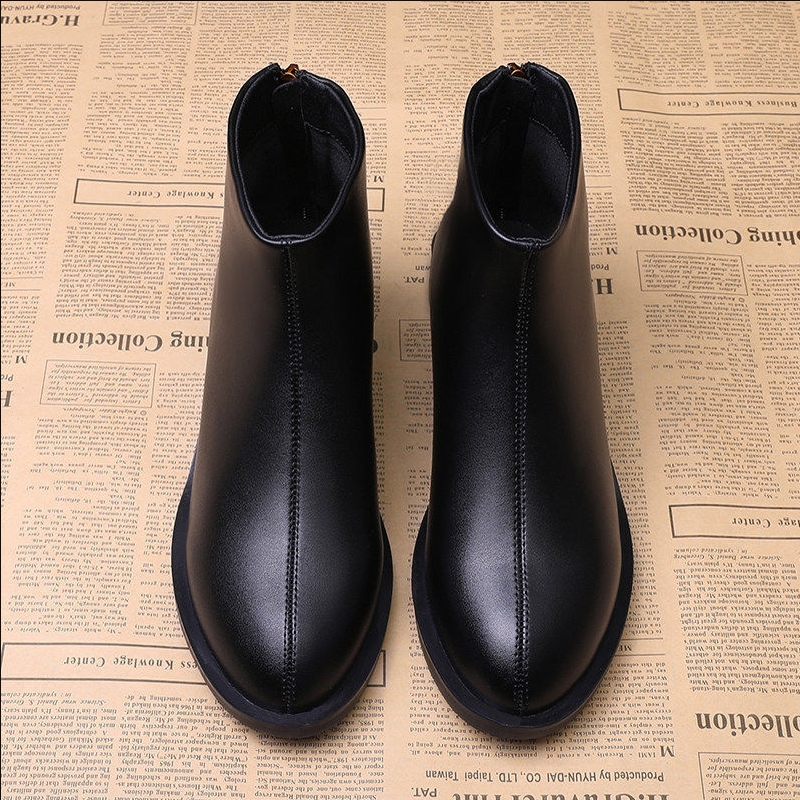 Women's British-Style Martin Boots With A Block Heel Are Versatile And Stylish.