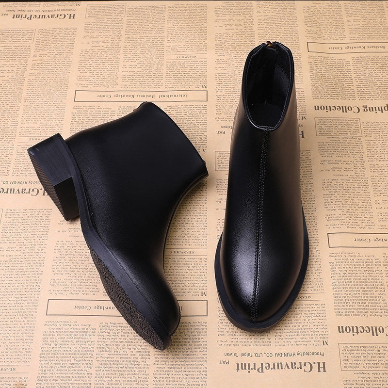 Women's British-Style Martin Boots With A Block Heel Are Versatile And Stylish.