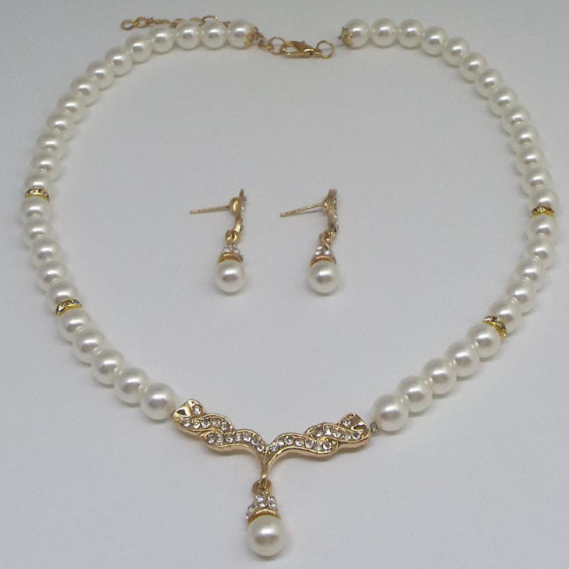 Elegant Angel Wing Pearl Necklace Choker Set - High-End Luxury Versatile Accessories