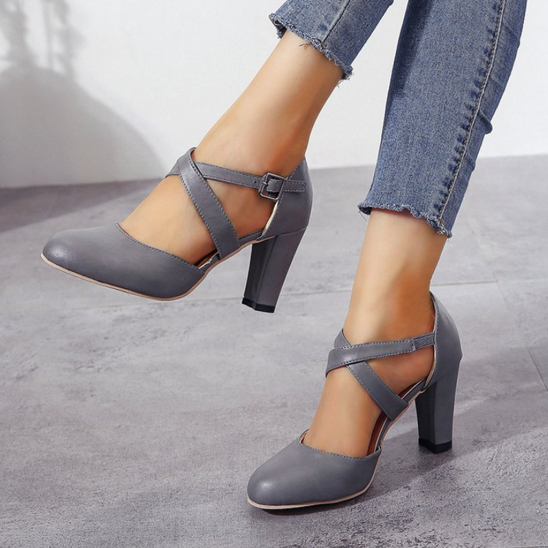 Round Toe Open-Toe Stylish Retro Buckled Chunky Heel Sandals