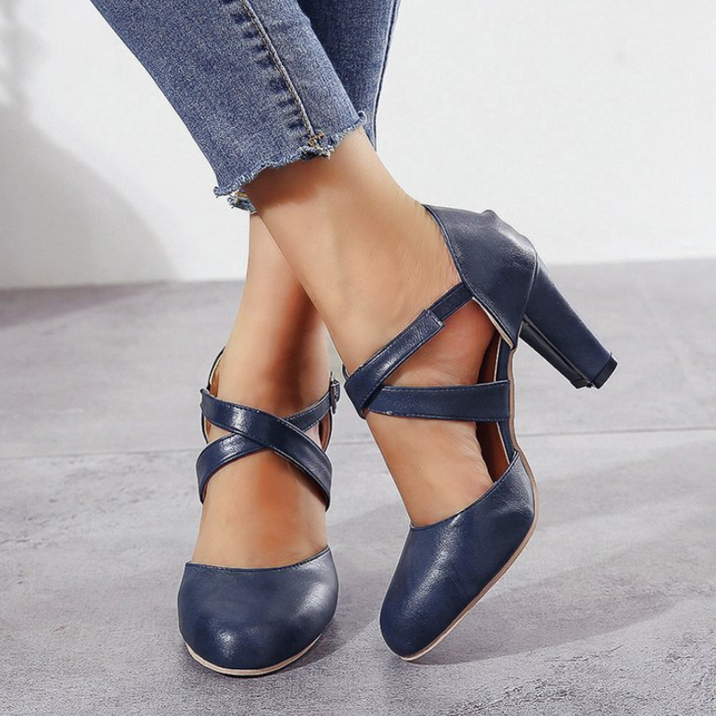 Round Toe Open-Toe Stylish Retro Buckled Chunky Heel Sandals