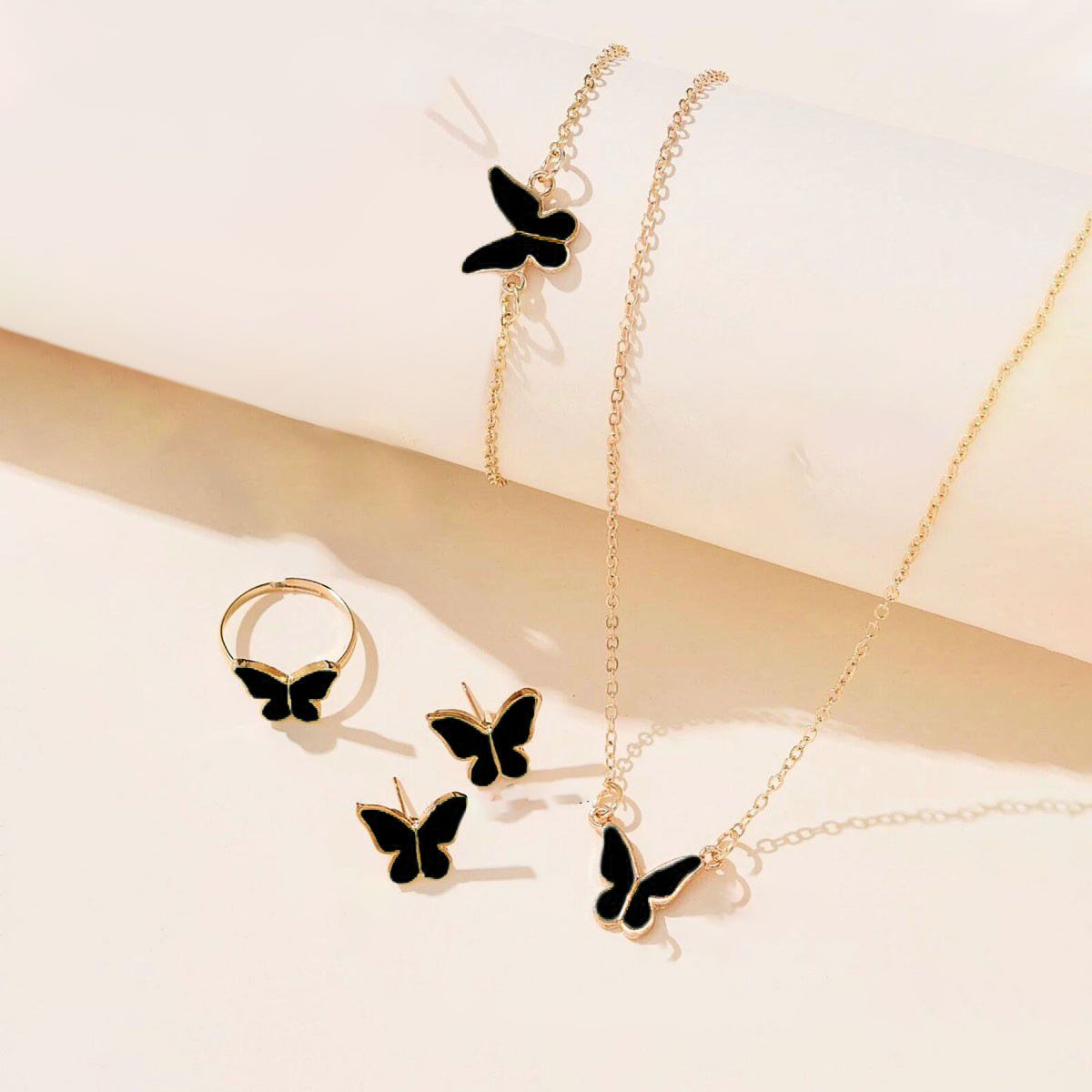 4-Piece Set Of Fashionable Women'S Jewelry New Style Temperament Personality Butterfly Necklace Earrings Ring Bracelet