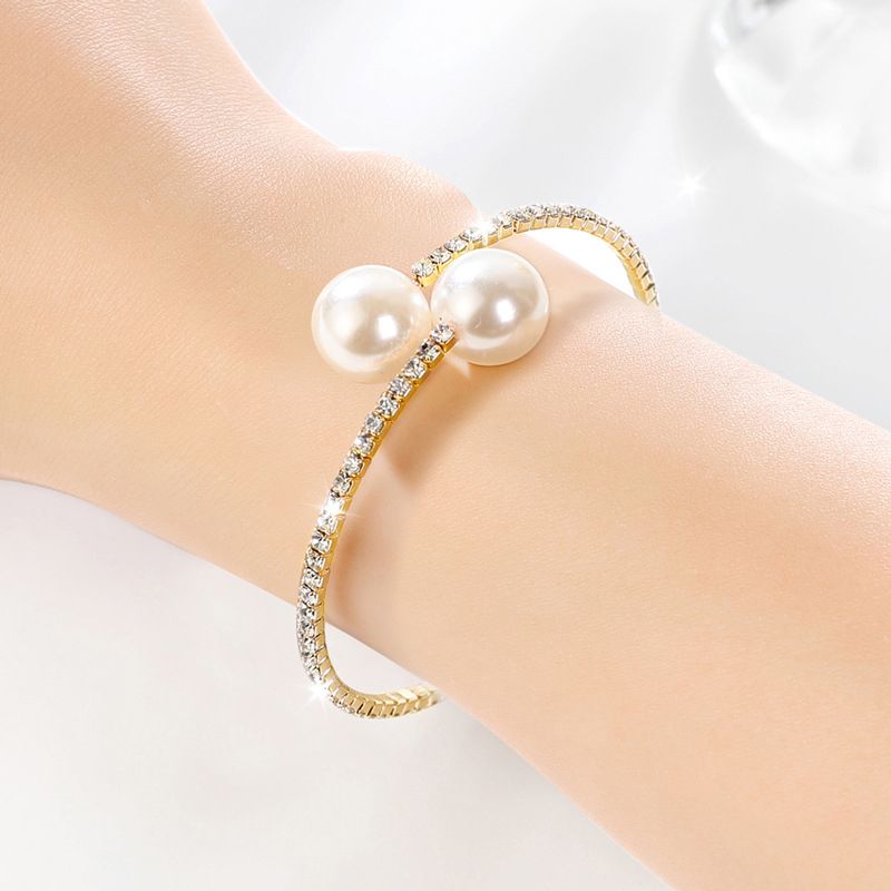 3-Piece Set Of Fashionable Women's Personalized Birthday Gift Gold Simple Bridal Jewelry Elegant Shiny Rhinestone Pearl Necklace Earrings Bracelet