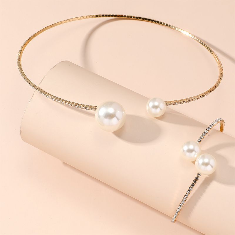 3-Piece Set Of Fashionable Women's Personalized Birthday Gift Gold Simple Bridal Jewelry Elegant Shiny Rhinestone Pearl Necklace Earrings Bracelet