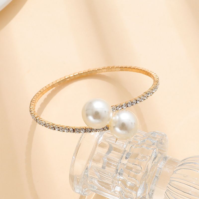 3-Piece Set Of Fashionable Women's Personalized Birthday Gift Gold Simple Bridal Jewelry Elegant Shiny Rhinestone Pearl Necklace Earrings Bracelet