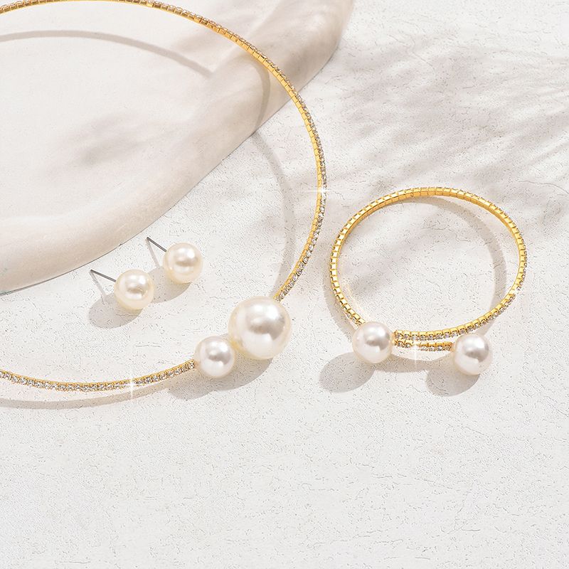 3-Piece Set Of Fashionable Women's Personalized Birthday Gift Gold Simple Bridal Jewelry Elegant Shiny Rhinestone Pearl Necklace Earrings Bracelet