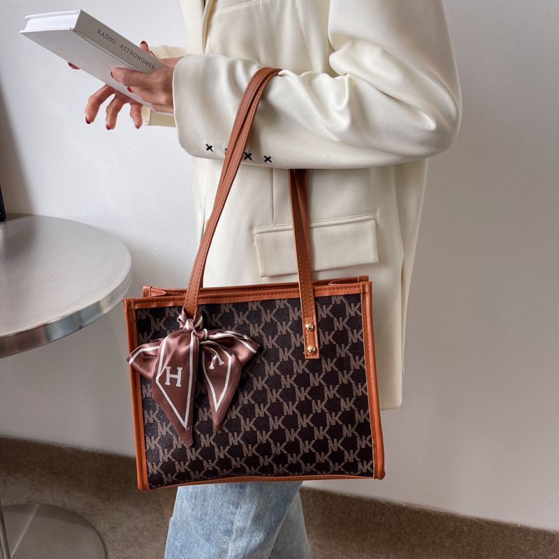 Women'S Bags Shoulder Bags Large Capacity Silk Scarf Bag Women'S New Style Fashion Shoulder Bag Tote Bag Texture Bag Women'S Underarm Shoulder Bag