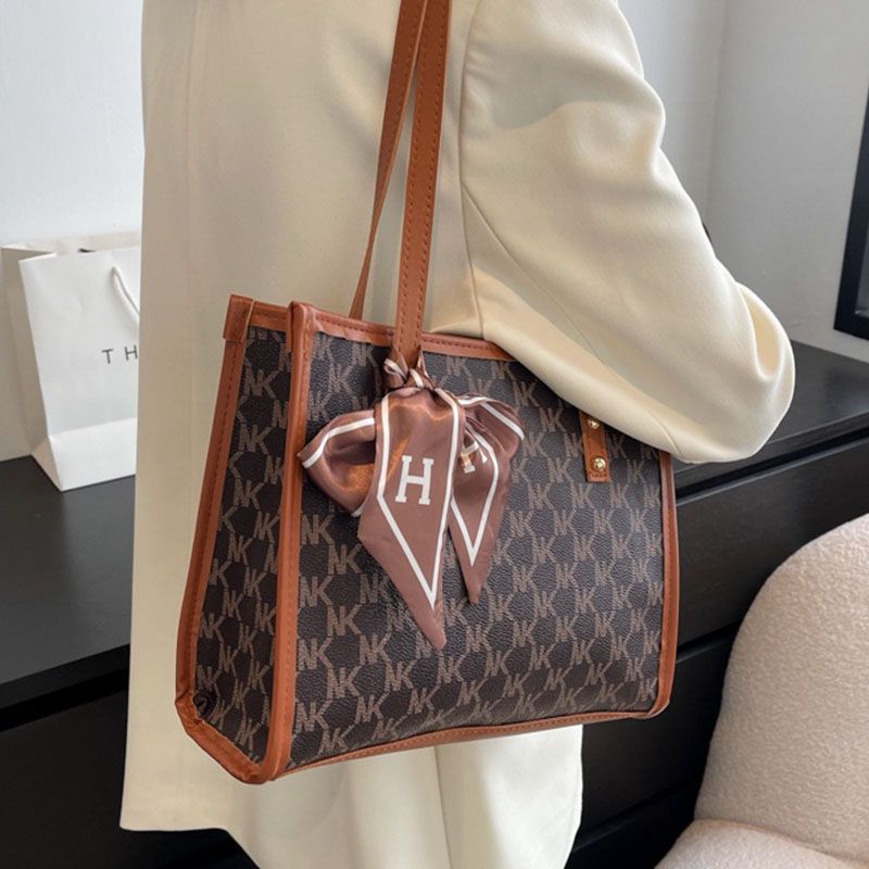 Women'S Bags Shoulder Bags Large Capacity Silk Scarf Bag Women'S New Style Fashion Shoulder Bag Tote Bag Texture Bag Women'S Underarm Shoulder Bag