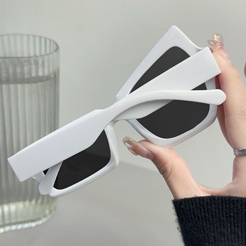 2 Pieces Fashion Men And Women Couple Sunglasses Uniform New Style Sunglasses For Large And Small Eyes, Popular Style Super Popular Raised Eyebrows Funny Personality Irregular Couple Sunglasses