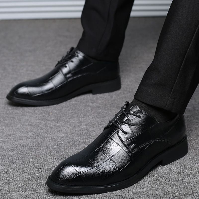 New Leather Shoes For Men Business Formal Shoes Groomsmen Shoes Versatile Casual Wedding Shoes