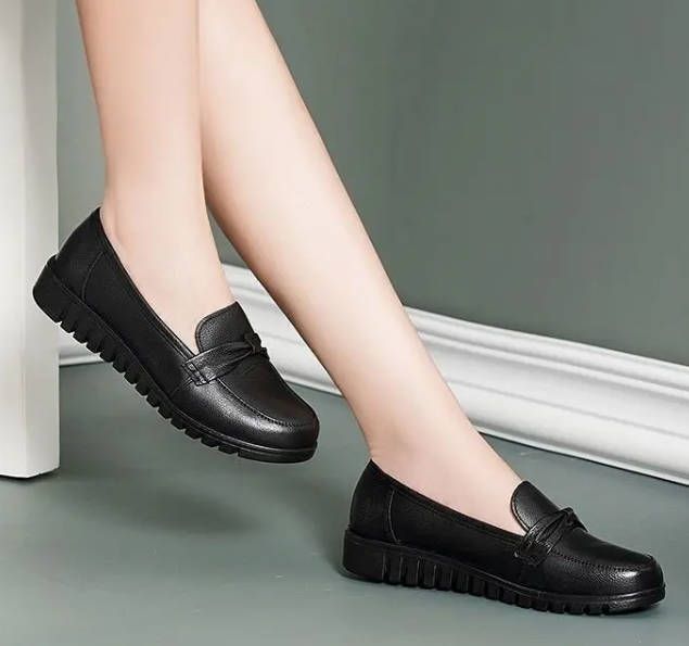 Women low-top round-toe loafers soft leather Ladies shoes solid color versatile Girl casual shoes Fast delivery within 1-5 days