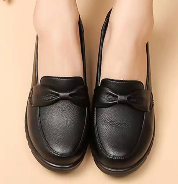 Women low-top round-toe loafers soft leather Ladies shoes solid color versatile Girl casual shoes Fast delivery within 1-5 days