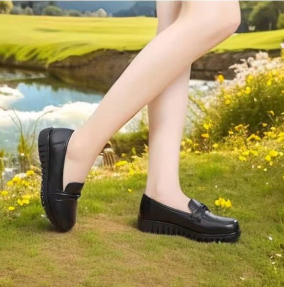 Women low-top round-toe loafers soft leather Ladies shoes solid color versatile Girl casual shoes Fast delivery within 1-5 days