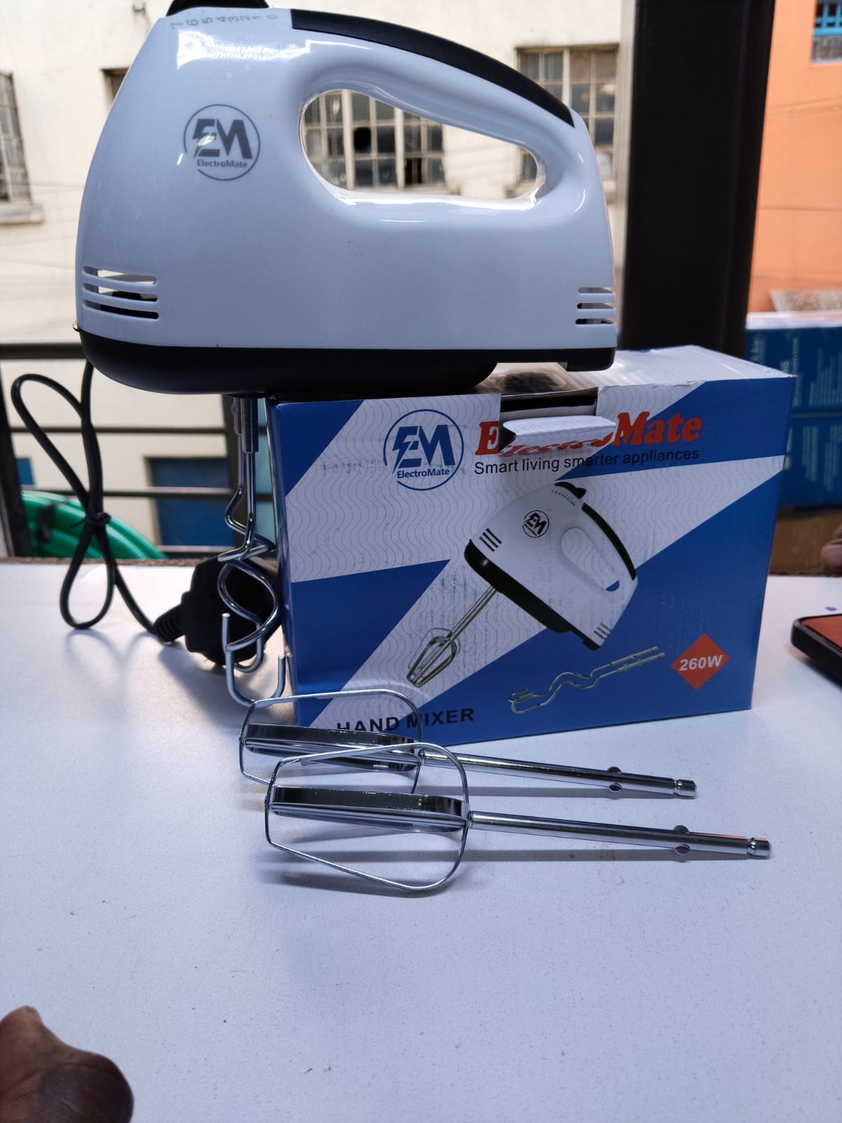 Hand Mixer With 7 Speed.