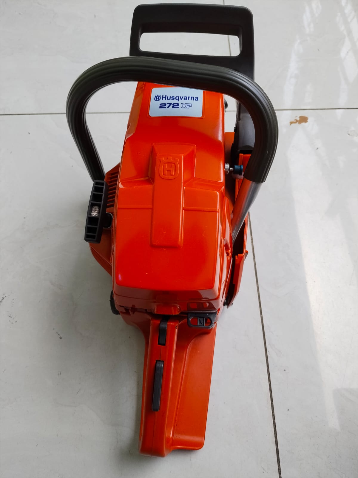 Husqvarna 272XP Chainsaw - 72cc Gas-Powered Professional Chain Saw for Logging, Tree Felling & Heavy-Duty Cutting | Commercial Grade