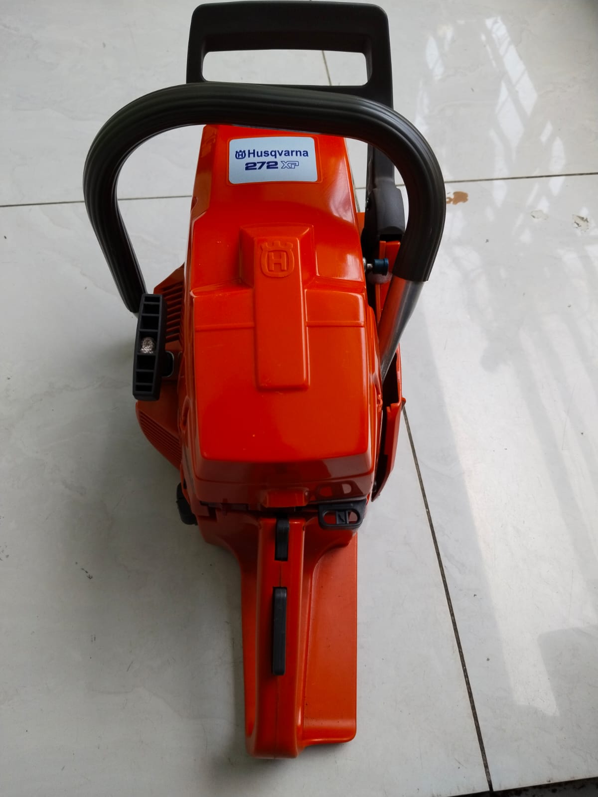 Husqvarna 272XP Chainsaw - 72cc Gas-Powered Professional Chain Saw for Logging, Tree Felling & Heavy-Duty Cutting | Commercial Grade