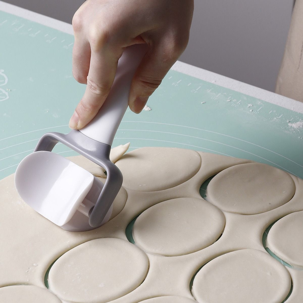 Pizza Roller suit decorative pattern Plastic Mesh knife Multi use Roller knife originality bread noodle Rolling cutter