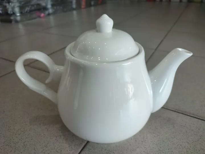 High Quality Round Big Ceramic Kitchen Tea Kettle – Large 1000ml Capacity Ideal for Brewing and Serving Tea for Family Gatherings or Multiple Guests