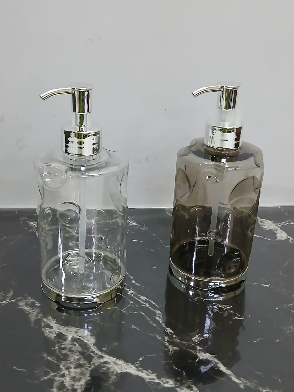 Acrylic Portable Colored Round Handwash Dispenser & Pump – 500ml Capacity for Liquid Soap, Sanitizer, or Lotion in Bathroom, Kitchen, or Office Use