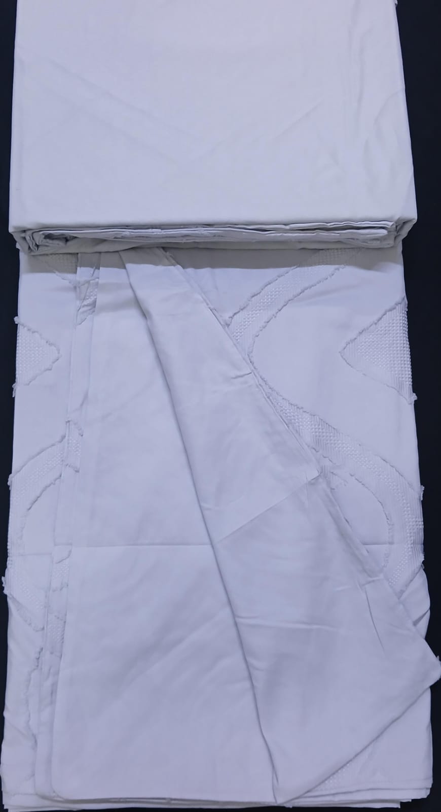 6pcs Tufted Cotton Duvet Cover Set Size 6x6 – Includes 1 Duvet Cover 220x240cm, 1 Fitted Bedsheet 200x200+30cm & 4 Pillowcases 48x74+5cm for Bedroom