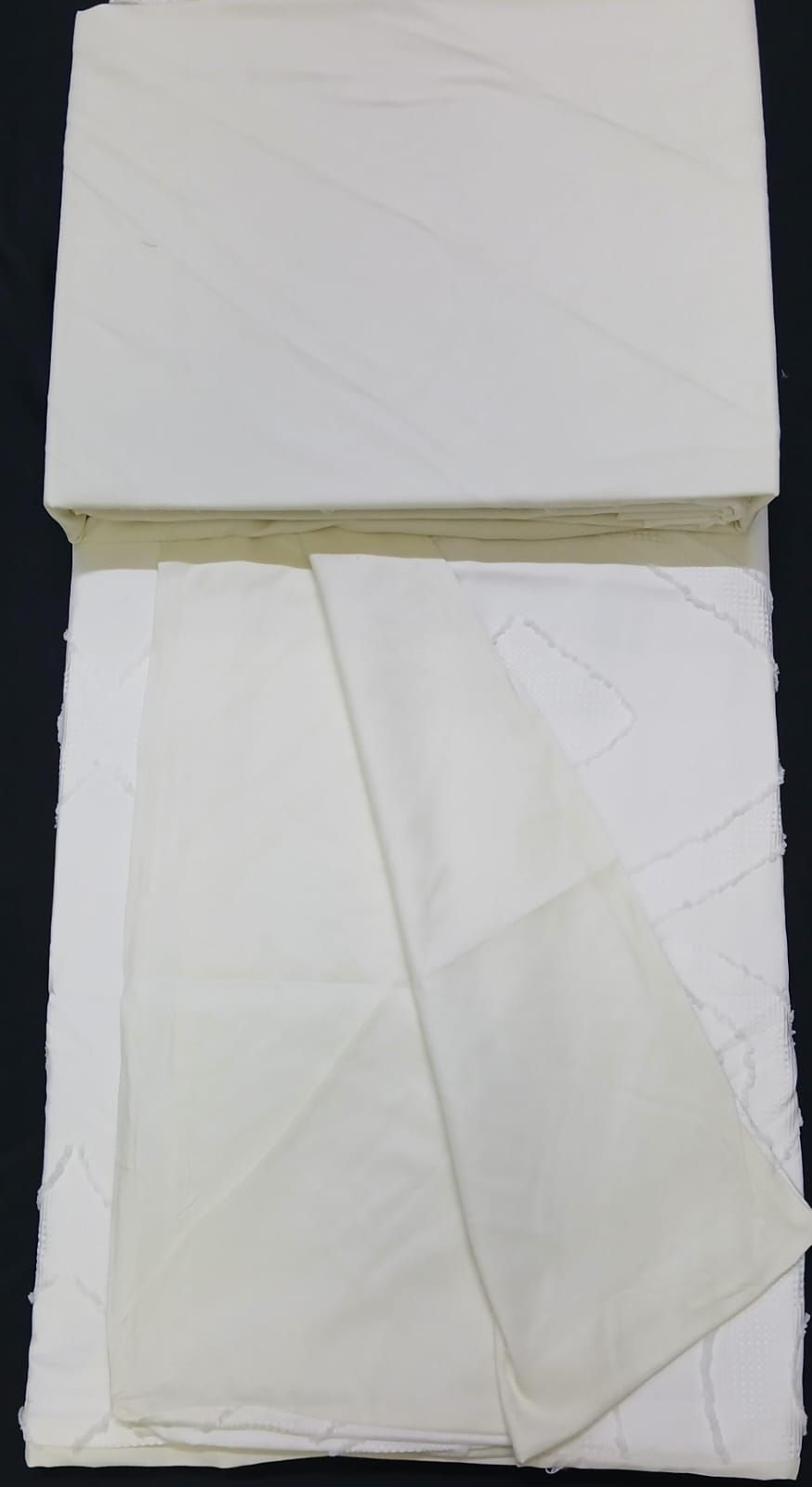 6pcs Tufted Cotton Duvet Cover Set Size 6x6 – Includes 1 Duvet Cover 220x240cm, 1 Fitted Bedsheet 200x200+30cm & 4 Pillowcases 48x74+5cm for Bedroom
