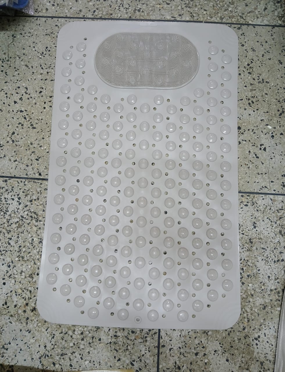 Anti-Slip Bathroom Mat Size 38x70cm – Non-Slip Absorbent Shower Mat with Rubber Underside for Bathroom Floor, Sink Area and Tub Safety at Home