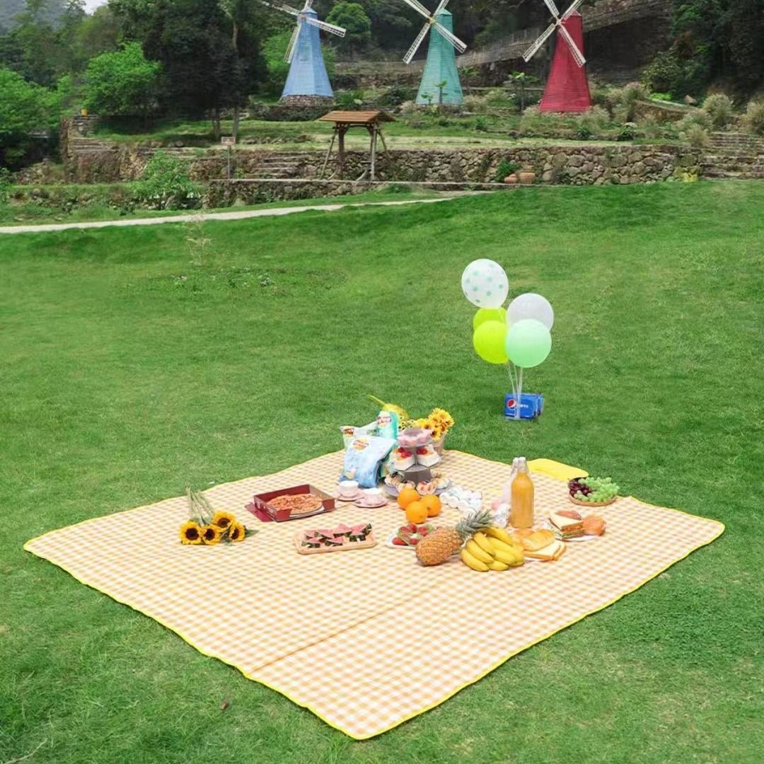 Picnic Mat Outdoor Camping Waterproof Thickened Portable Moisture-Proof Mat Beach Mat for Spring Travel Hiking Outdoor Activities Green Red Yellow