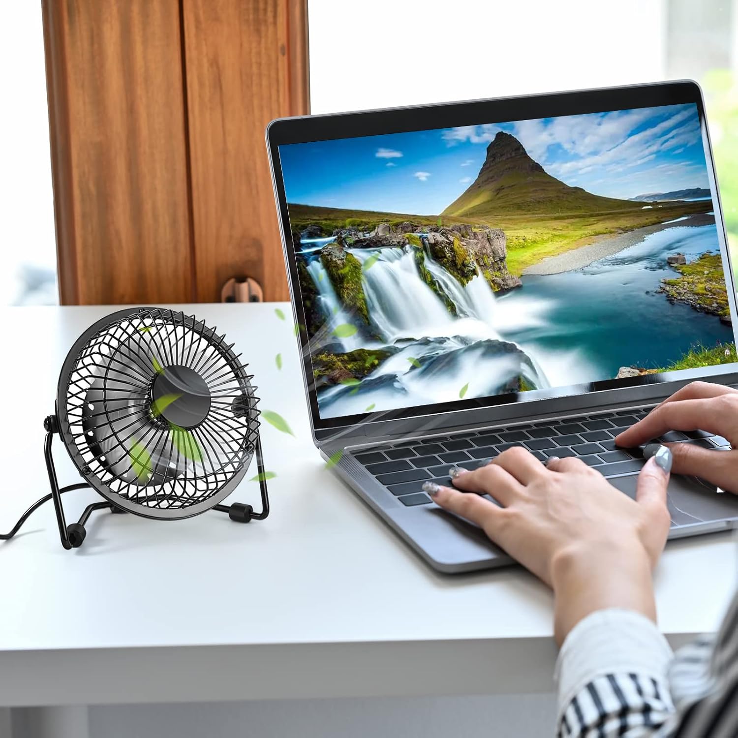 4 Inch Desk Fan Quiet Small USB Fan 360° Rotation Portable Table Fan 2 Speed Mini Personal Fan Air Cooling Electric Fan for Home Office Bedroom Travel Camping