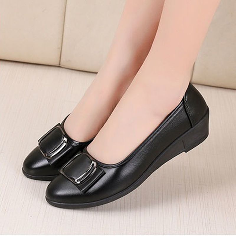 ASSKLO Women's flat shoes fashionable soft soled comfortable solid color round toe work shoes ladies shoes women's leather shoes mother's shoes soft leather shoes women's singles shoes black shoes