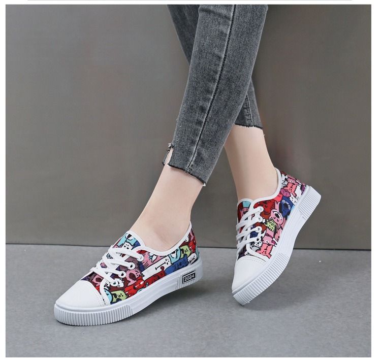 ASSKLO New Canvas Flats Shoes Large Size Casual Sports Lady Shoes Sneakers Woman Shoes Women Low Top Classic Board Shoes Slip-ons Shoes Loafers Street Shoes Female Student Shoes Versatile Breathable