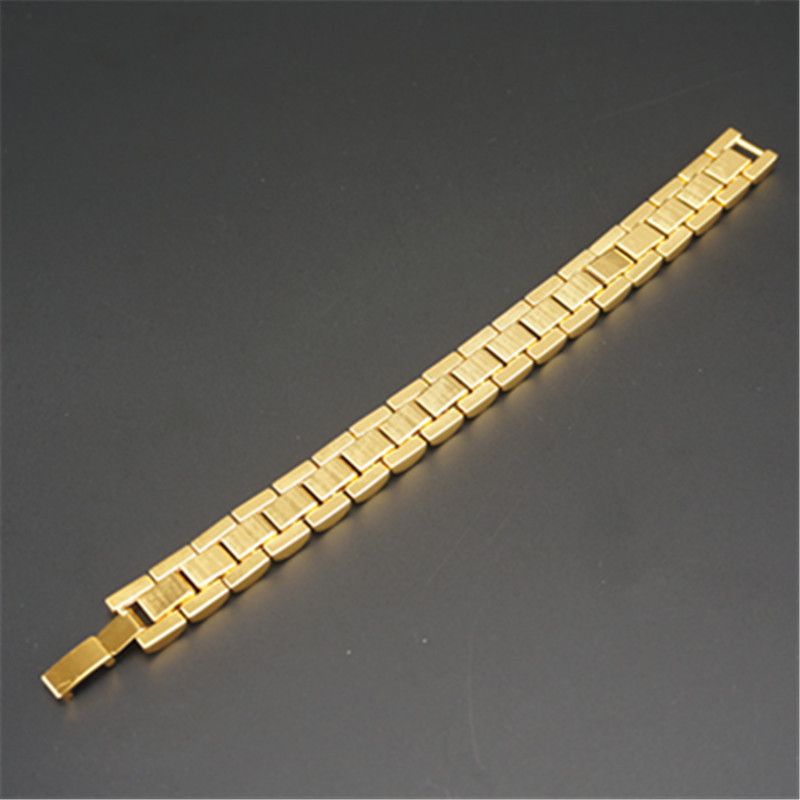 Shiny Long-Lasting Diamond-Encrusted Tank Chain Bracelet – Gold/Silver Cuban Link Accessory for Naija/Kenyan HipHop Crews & Trendsetters