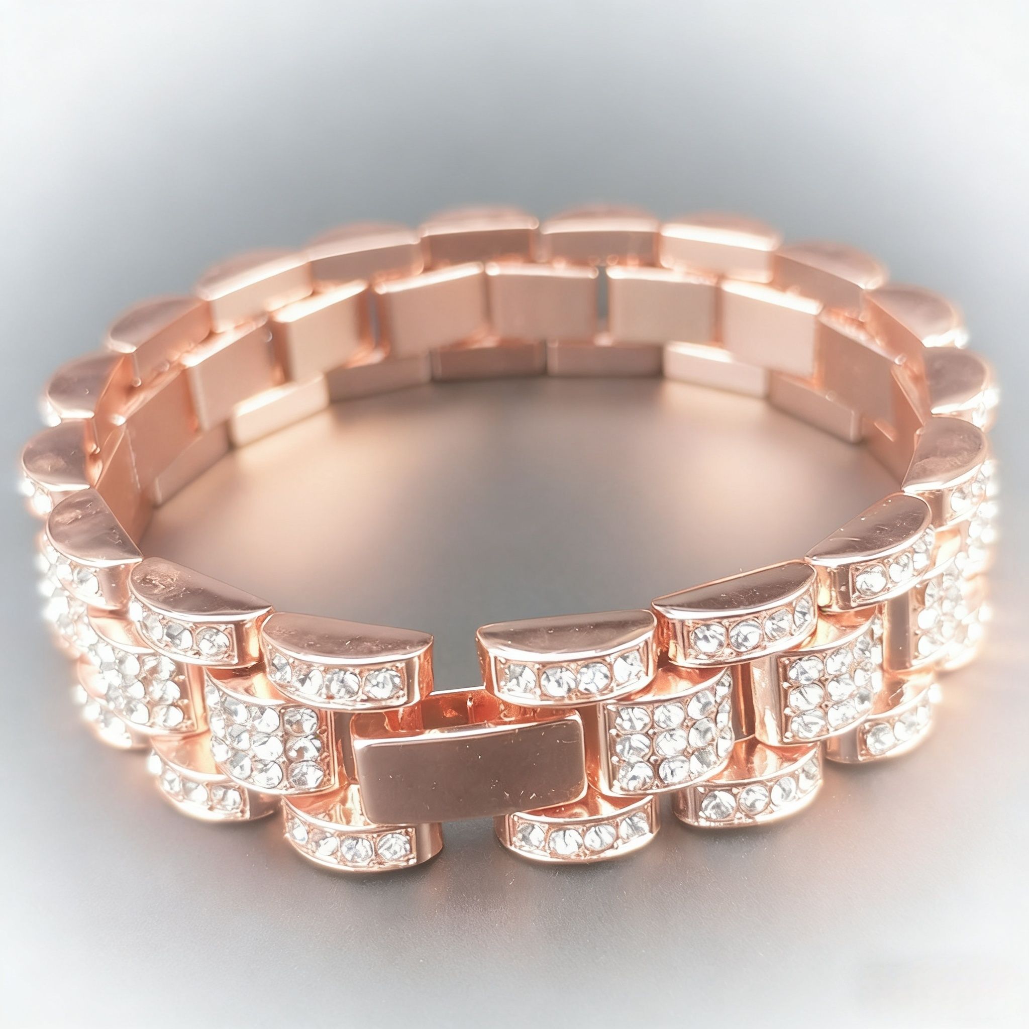 Shiny Long-Lasting Diamond-Encrusted Tank Chain Bracelet – Gold/Silver Cuban Link Accessory for Naija/Kenyan HipHop Crews & Trendsetters