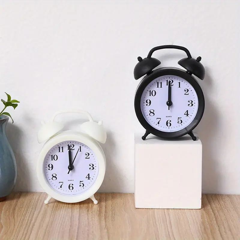 New Arrivals 1PCS Quartz Movement Alarm Clock Electronic Round Number Double Bell Desk Table Digital Quartz Clock Analog Alarm Clock For Bedroom Home Decoration Portable Alarm Clock