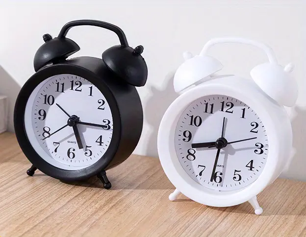 New Arrivals 1PCS Quartz Movement Alarm Clock Electronic Round Number Double Bell Desk Table Digital Quartz Clock Analog Alarm Clock For Bedroom Home Decoration Portable Alarm Clock