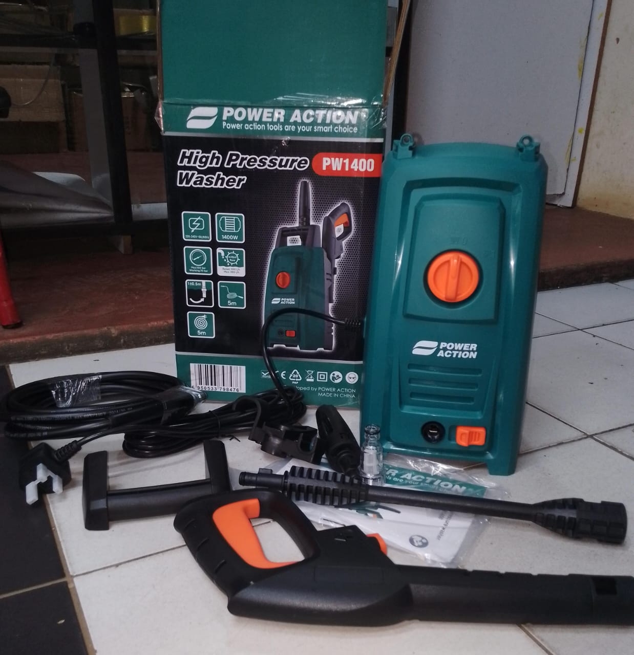Electric high pressure washer 
Wattage: 1400w