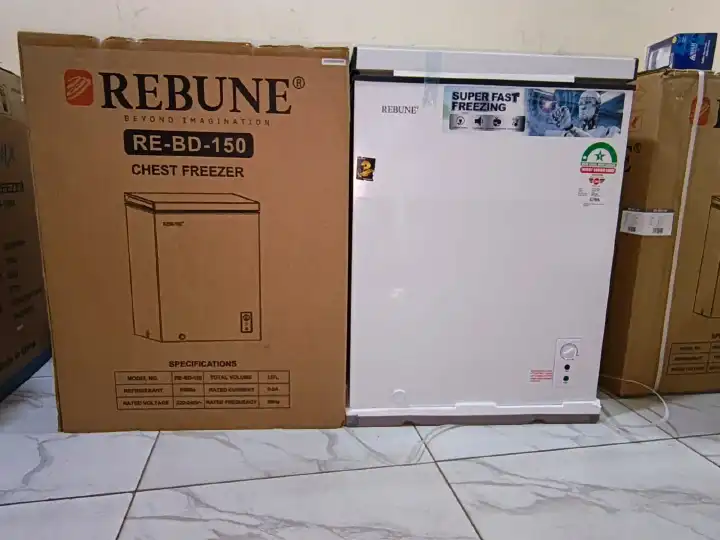 Rebune 250L Chest Freezer RE-BD-250 Energy Efficient Deep Freezer Perfect for Home & Business Use Fast Cooling Refrigerator Super Freezing Function Mechanical Temperature Control Quiet operation