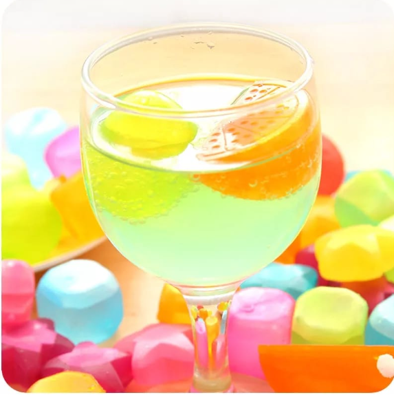 20pc pack Reusable silicone ice cubes. Chills drink without diluting because the water stays in even after defrosting. ✅Assorted shapes. ☑️ Say no to watered down drinks from normal ice cubes!!