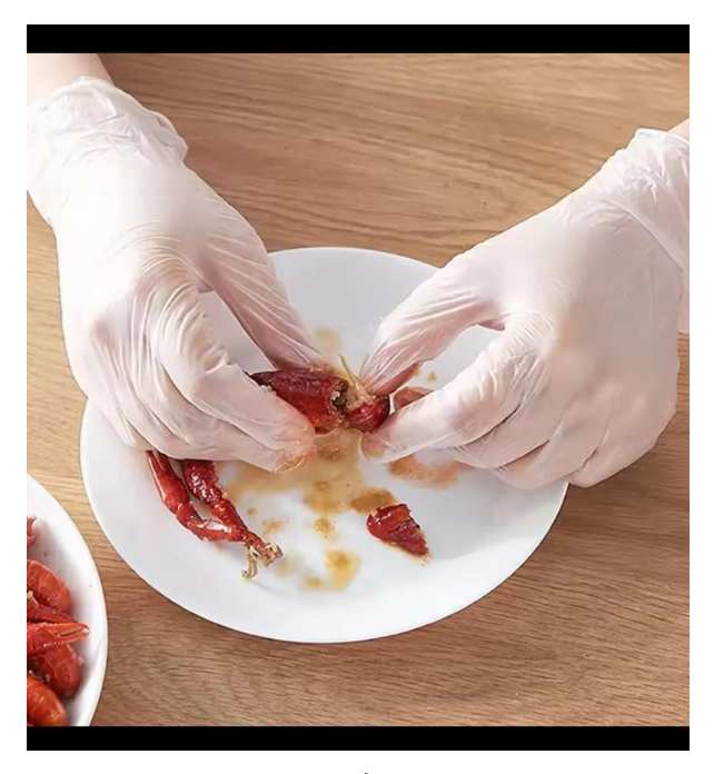 TPE Plastic Gloves a pack of 100pcs Disposable Loose-Fitting Latex Free For Food Prep Hair Dying Kitchen Cooking Translucent