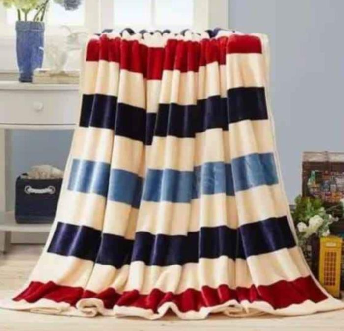 6*6 Fleece blanket Soft and warm Lightweight Throw Blanket for Bed, Sofa, Couch, Travelling and Camping