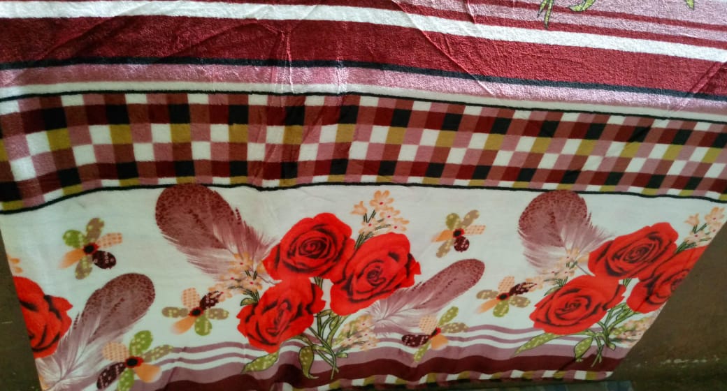 6*6 Fleece blanket Soft and warm Lightweight Throw Blanket for Bed, Sofa, Couch, Travelling and Camping