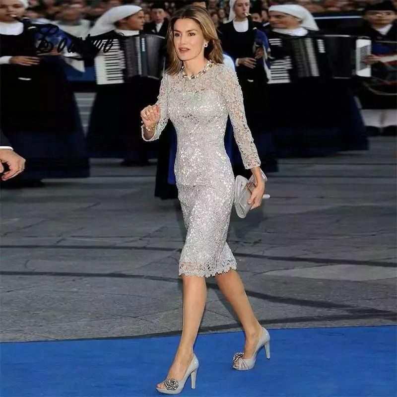 Silver lace openwork bride mother dress elegant knee-length bride mother dress is suitable for wedding.