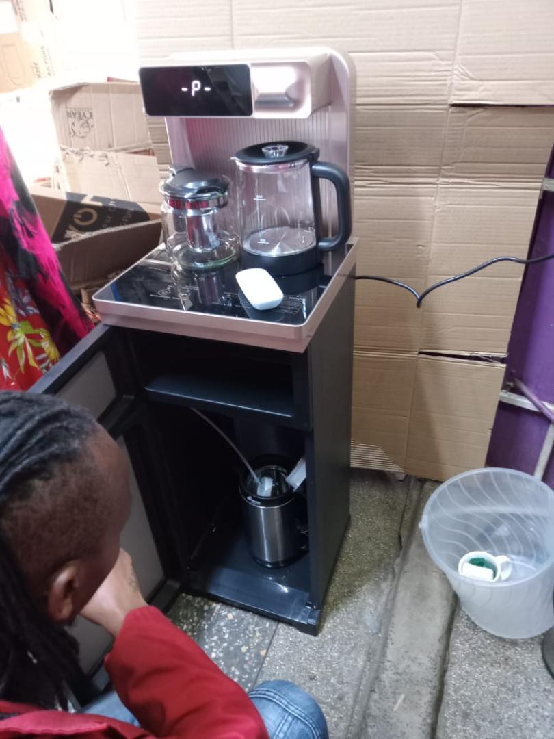 Ailyons bottom load AFK-8848 hot and cold water dispenser 500W Ailyons water dispenser with 2 free water boiling kettles for coffee making and LCD touch panel and remote control Champagne color