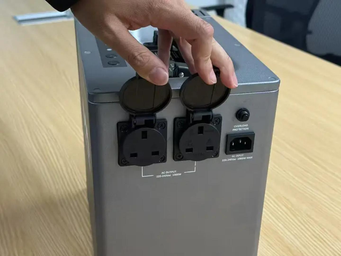 Vestwood Power Help-Mini rechargeable portable Power Station (2009.6Wh / 1000W AC Max Output) power bank and UPS 2KWh