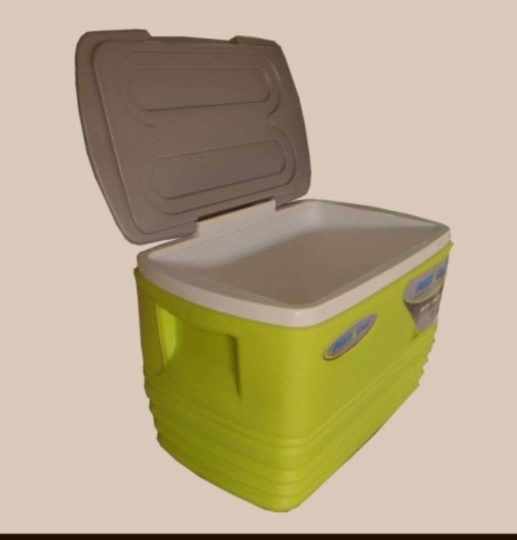 Pinnacle  34.5L Ice cooler box chiller double insulated ice cooler box for food and medicine storage with comfortable sturdy handle for easy carrying