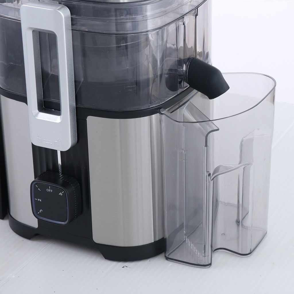 Signature SG-04948 Turbo power juicer / Juice extractor with 1.2L juicer cup and 2L pulp collector 1000W powerful motor and stainless steel knives