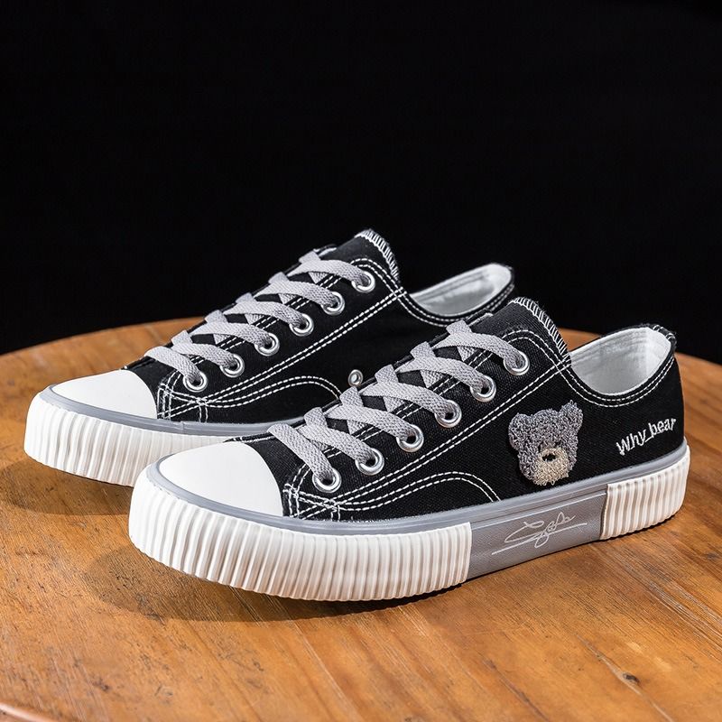 Bear cartoon canvas shoes low-top teen student men's shoes 2024 new trend versatile soft-soled breathable board shoes