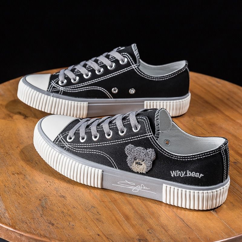 Bear cartoon canvas shoes low-top teen student men's shoes 2024 new trend versatile soft-soled breathable board shoes