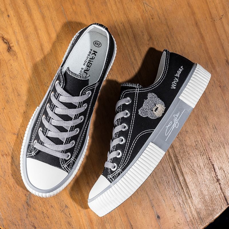 Bear cartoon canvas shoes low-top teen student men's shoes 2024 new trend versatile soft-soled breathable board shoes