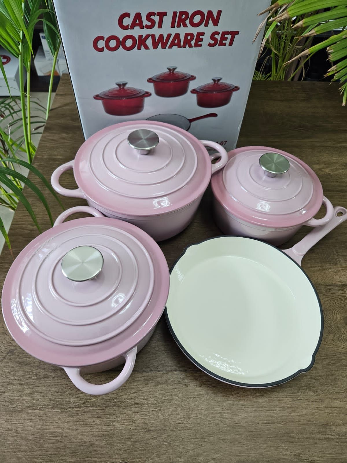 7pieces cast iron cookware set Contains 3 sufurias,3 lids,1 pan, Heavy-Duty Cooking, Baking & Serving Pots. Durable cast iron with enamel coating that prevents sticking and allows effortless cleaning.