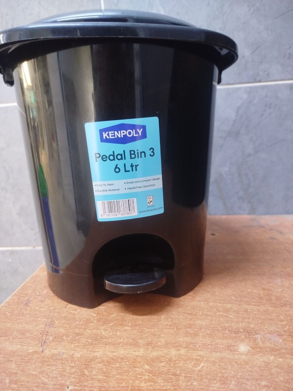 home use small waste bin with pedal  10 liters